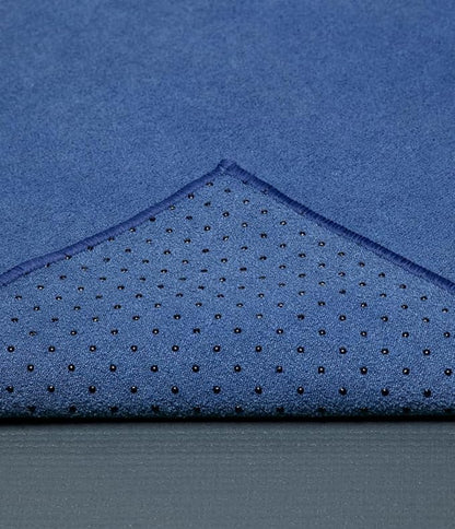 Manduka Yogitoes Yoga Towel – Rubber Grip Dots Non-Slip Bottom, Quick Dry Fitness Towel for Hot Yoga, Pilates, Exercise