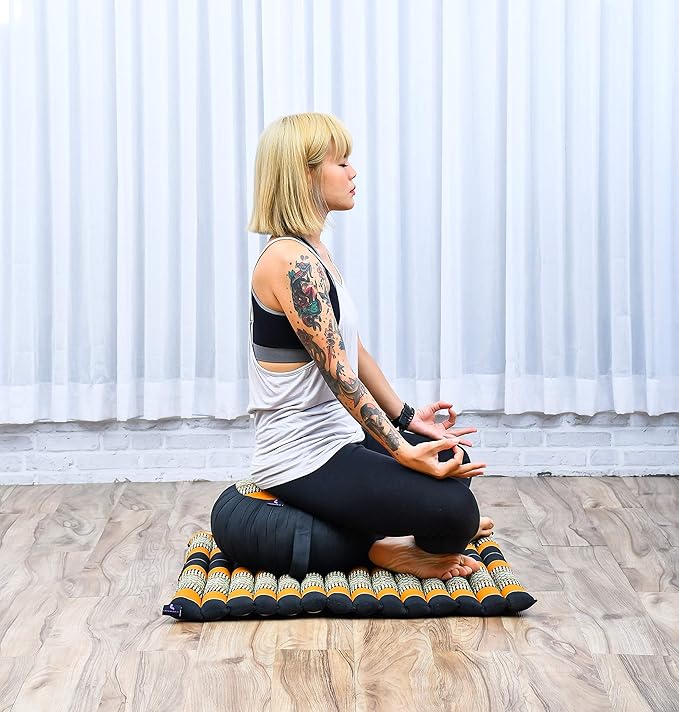 Leewadee Meditation Cushion Set – 1 Round Zafu Meditation Pillow and 1 Square Roll-Up Zabuton Meditation Mat, Pillows Bundle Filled with Kapok